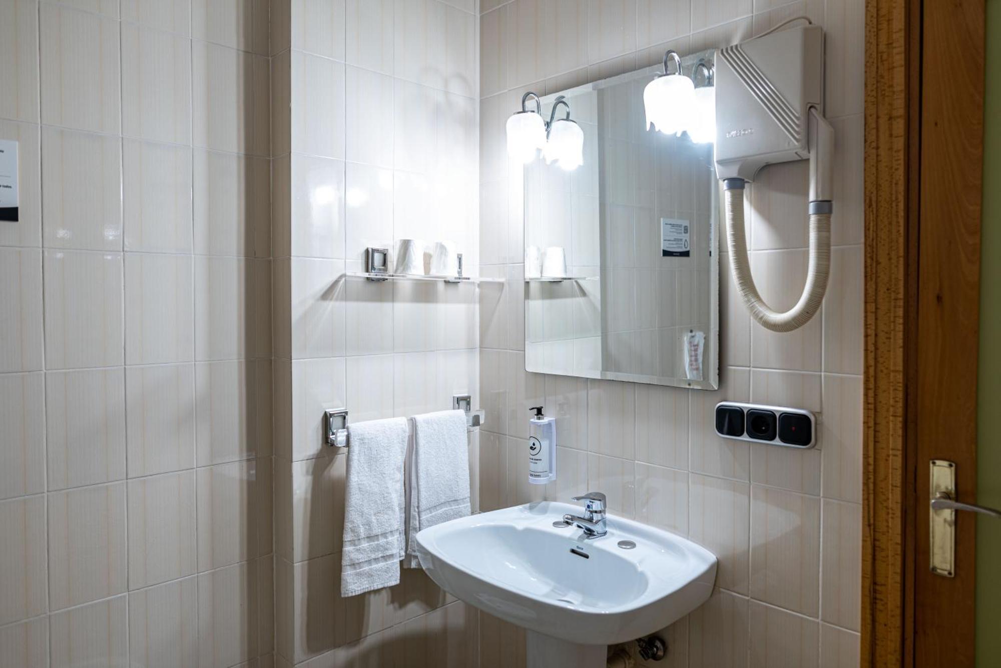 Hotel Alda Guijuelo Dış mekan fotoğraf